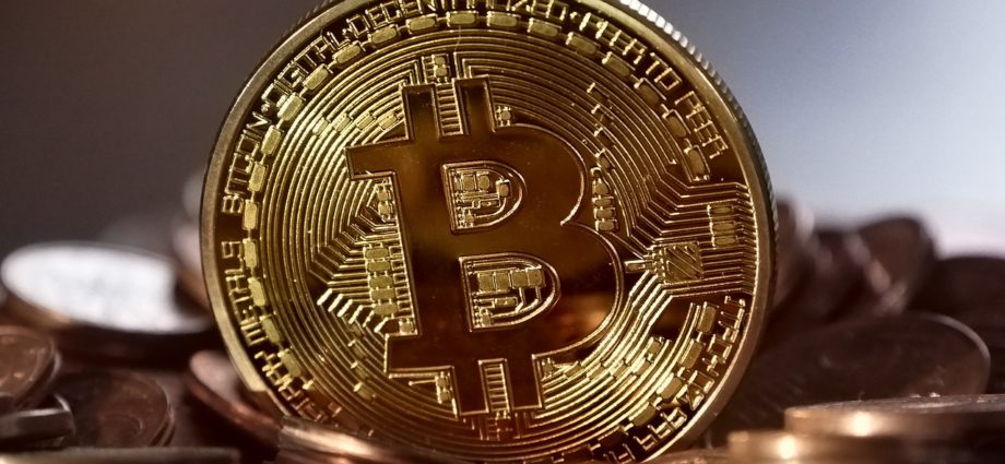 Bitcoin: poznajmy kryptowalutę bliżej