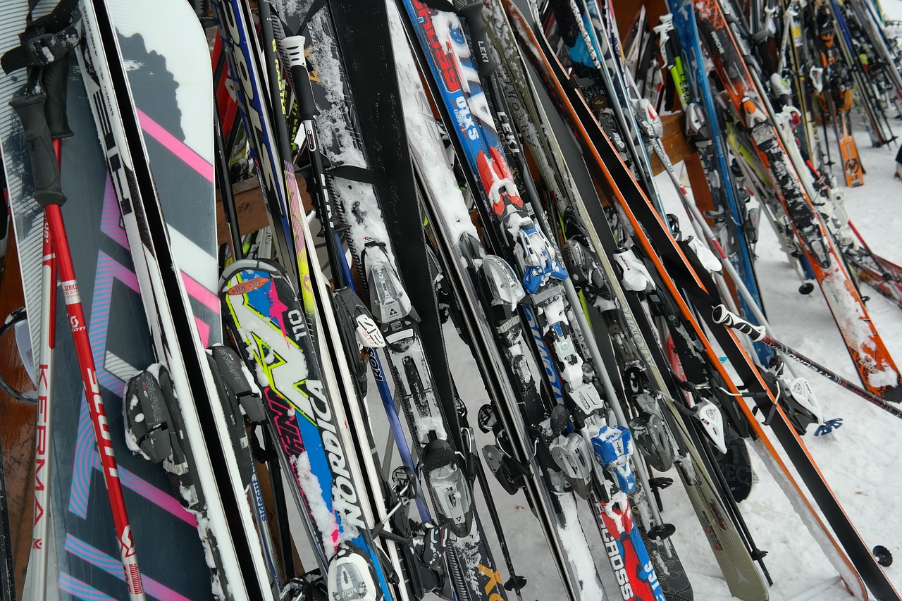 Jak wybrać najlepszy sklep ze sprzętem narciarskim dla siebie?